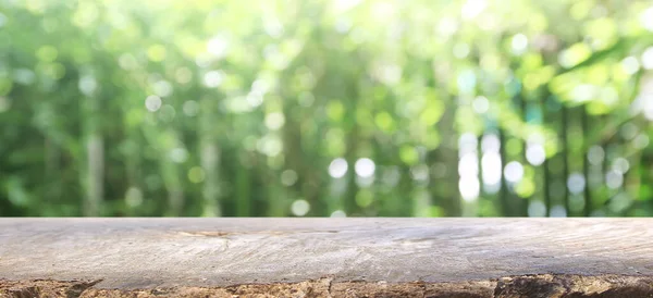 Fond Nature Affichage Table Bois Sur Jardin Arbres Vert Flou — Photo