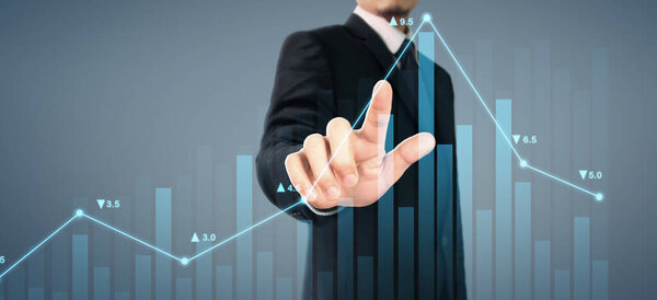 Бизнесмен планирует рост графика и увеличение положительных показателей графика в своем бизнесе