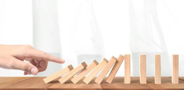 Domino etkisi benzersiz ticari fikirler tarafından durduruldu.