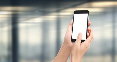 Cep telefonlarını, akıllı telefonu el aygıtlarında tut ve ekran teknolojisine dokun