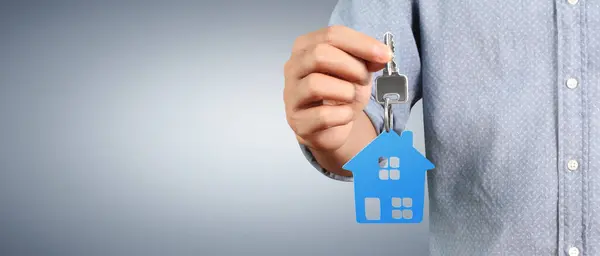Real Estate Agent Handing House Keys Hand — Stock Photo, Image