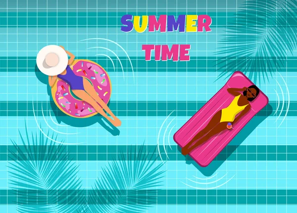 Summer, két gyönyörű fiatal lány felfújható gyűrűvel és egy matracgal lazít a kék medencében. Afrikai amerikai a medencében — Stock Vector