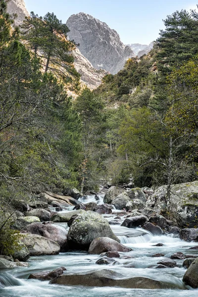 Långsam slutare foto av Figarella river vid Bonifatu i Korsika — Stockfoto