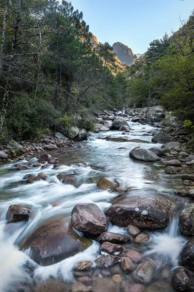 Långsam slutare foto av Figarella river vid Bonifatu i Korsika — Stockfoto