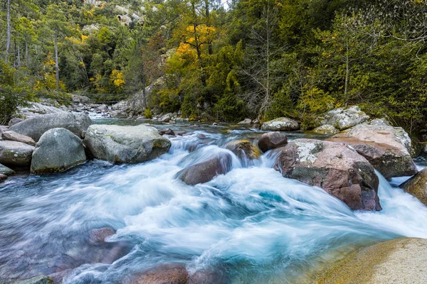 Långsam slutare foto av Figarella river vid Bonifatu i Korsika — Stockfoto