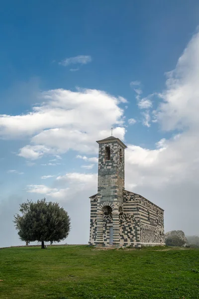 Iglesia de San Michelle en Murato en Córcega — Foto de Stock