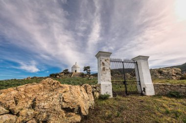Türbesi Palasca Balagne bölgesinde Corsi, önde gelen Gates
