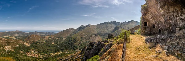 "La maison du bandit "sopra Feliceto in Corsica — Foto Stock