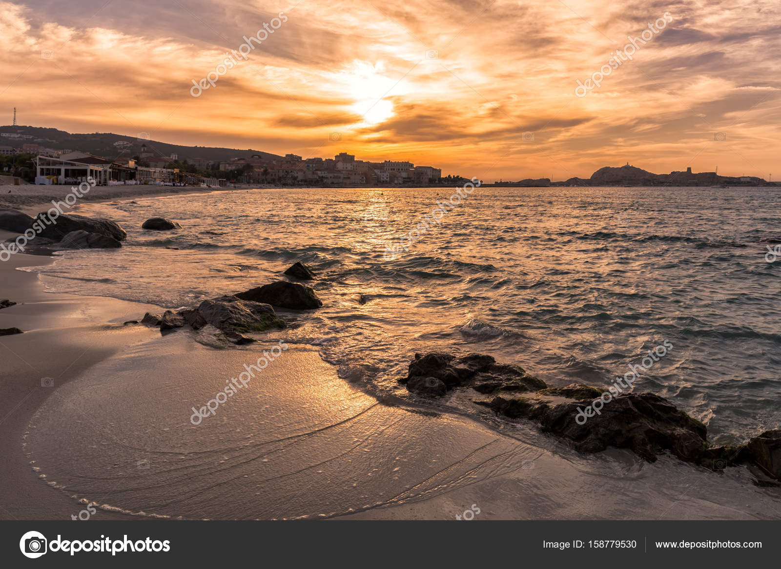 Coucher De Soleil Sur Lile Rousse En Balagne Région De