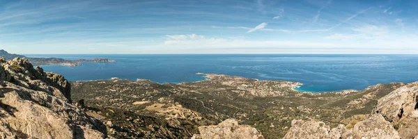 Vista panorámica de la bahía de Calvi y Revellata en Córcega — Foto de Stock