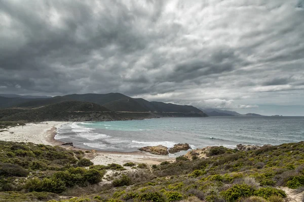 Playa de Ostriconi y Desert des Agriates en Córcega — Foto de Stock