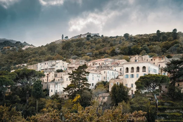 Vesnice Ville di Paraso a Speloncato na Korsice — Stock fotografie