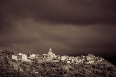 Korsika 'daki Montemaggiore Köyü