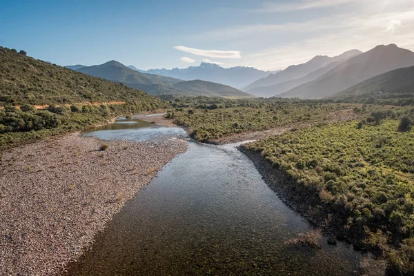 Fiume Fango in Corsica e montagna di Paglia Orba — Foto Stock