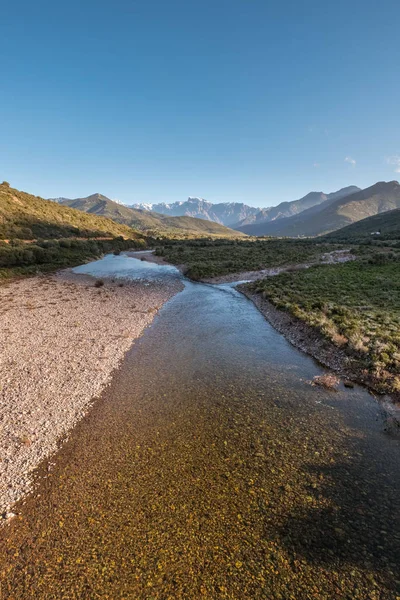 Fango Fluss in Korsika und Paglia Orba Berg — Stockfoto