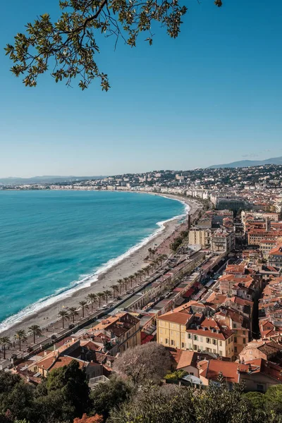 Vista de Niza y el mar a lo largo del Promenade des Anglais — Foto de Stock