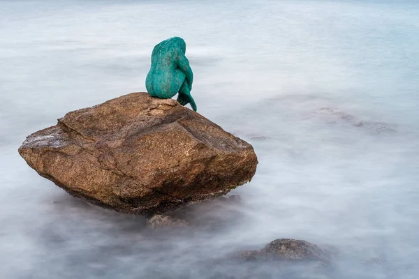 Escultura de sereia de bronze na Ile Rousse na Córsega — Fotografia de Stock