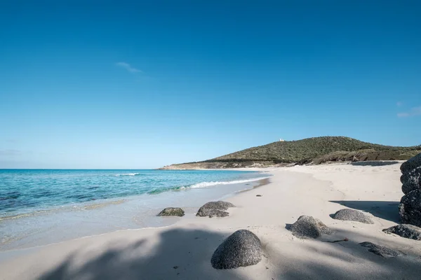 Vit sand på stranden Bodri på Korsika — Stockfoto