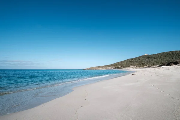 Vit sand på stranden Bodri på Korsika — Stockfoto