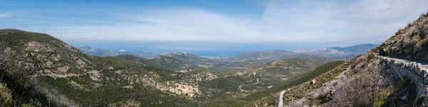 Korsika Nın Balagne Bölgesindeki Sahil Palasca Köyüne Giden Virajlı Yolların — Stok fotoğraf