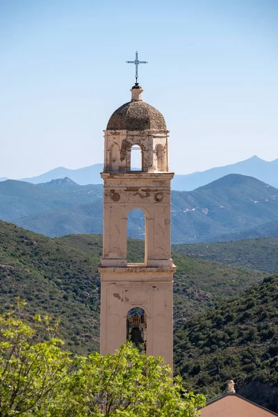 Kostelní Zvonice Oblázkovou Kopulí Starobylé Horské Vesnici Palasca Oblasti Balagne — Stock fotografie