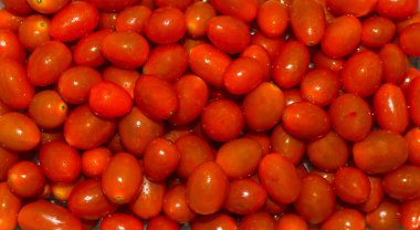 Arka plan için domates, duvar kâğıdı için domates, kırmızı vişneli domates..