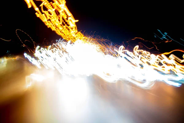 Cena Noturna Movimento Faixas Luz Turva Brilhando Para Escuridão Tráfego — Fotografia de Stock