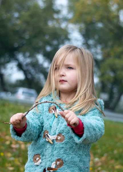 Niña de otoño —  Fotos de Stock