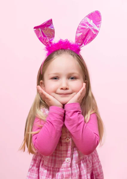 Pascua chica posando —  Fotos de Stock