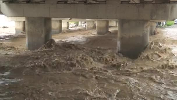 Flood Waters Bridge Columns Thick Large Big Concrete Poles Flowing — Stock Video