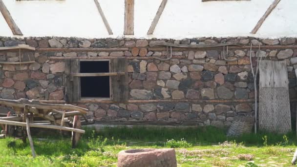 Antiga Casa Aldeia Clássica Tradicional Com Paredes Pedra Madeira Piso — Vídeo de Stock