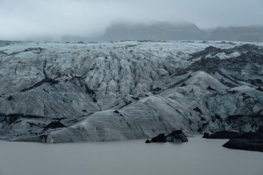 Kuzeydeki dağların güzel manzarası Güney 'in en ünlü simgesi.
