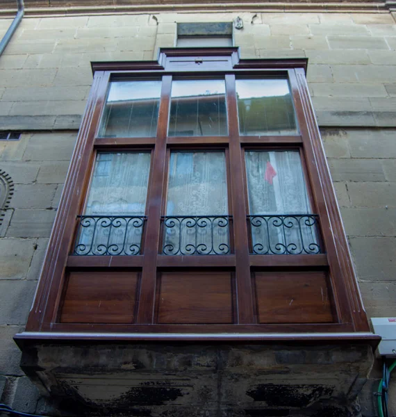 Alte Holztür Mit Fenster — Stockfoto
