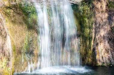 Huesca Aragon 'da çağlayan su oluşmuş.