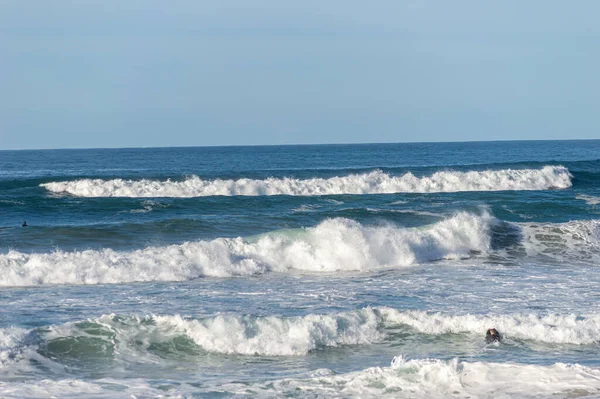 Rutschen Auf Den Wellen Mit Brettern Strand Von Zurriola Von — Stockfoto