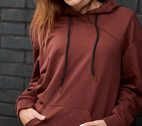 Young Girl Wears Brown Hoodie — 스톡 사진