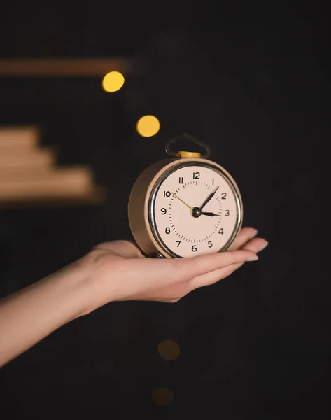 Hand Holding Vintage Clock — Stock Photo, Image