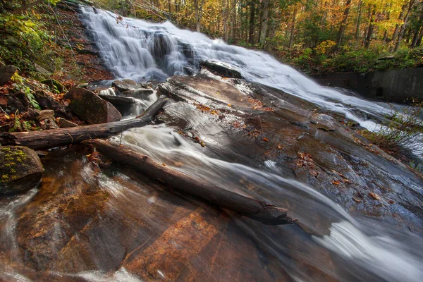 Lebendiger Wasserfall Neuengland Mit Herbstlaub — Stockfoto