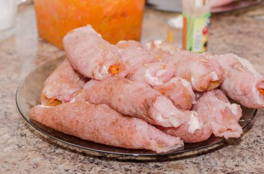 rulo, yemek pişirme, öğle yemeği, süreç, özel, kendi, ev, mutfak, gıda, çiğ, sulu, lezzetli, havuç, pişmiş