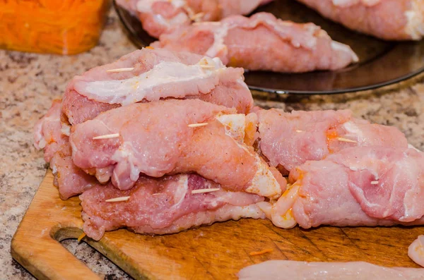 Brötchen, Kochen, Mittagessen, Prozess, exklusiv, Eigenheim, Küche, Lebensmittel, roh, saftig, lecker, Karotten, gekocht — Stockfoto