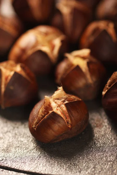 Castagne tritate sul fornello — Foto Stock