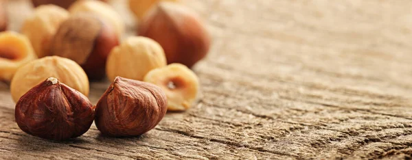 Fresh Roasted Hazelnuts Table — Stock Photo, Image