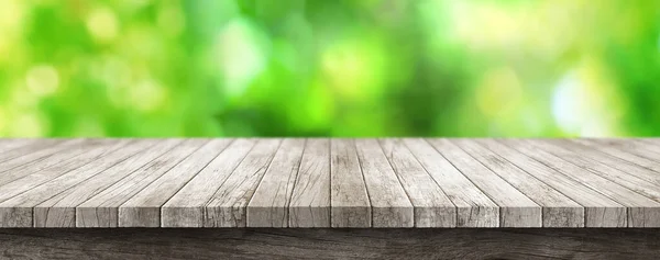 Wooden Table Top Blurry Green Background — Stock Photo, Image