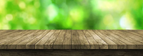 Wooden Table Top Blurry Green Background — Stock Photo, Image