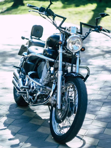 Ein Motorrad Glitzert Der Sonne — Stockfoto