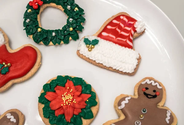 Hagyományos Karácsonyi Cookie Különböző Formájú Mikulás Kalap Csizma Karácsonyi Koszorú — Stock Fotó