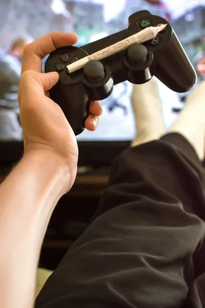 Videospiele Und Cannabis Ego Ansicht Der Hand Mit Controller Und — Stockfoto