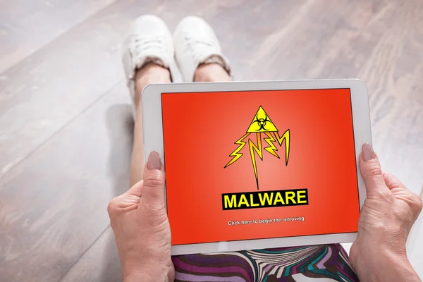 Malware-Konzept auf dem Tablet — Stockfoto