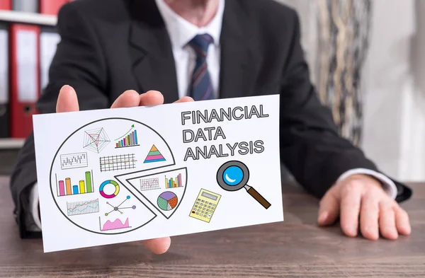 Concept d'analyse des données financières sur fiche — Photo