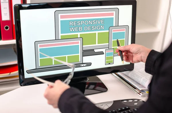 Responsive Designkonzept auf einem Computermonitor — Stockfoto